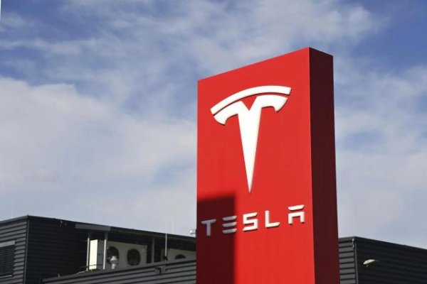 武汉世牛 7名车主起诉特斯拉欺诈获立案，有车主5年前买的FSD功能，至今仍未兑现